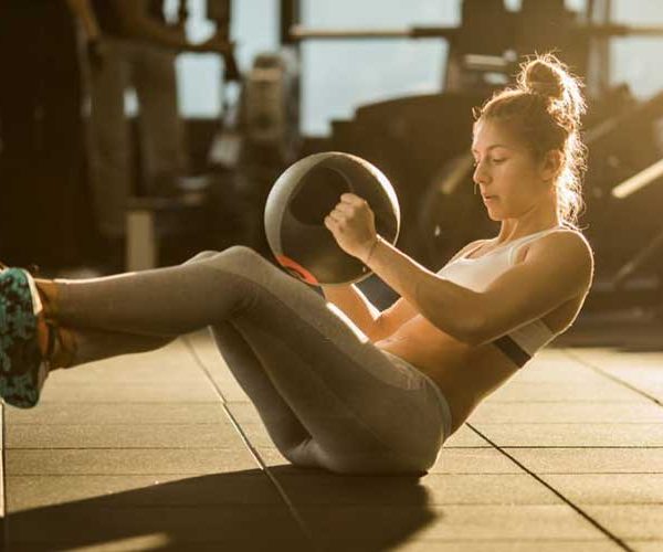 Los Ejercicios Más Efectivos con Balón en CrossFit