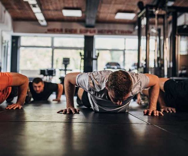 Los 10 Mejores Ejercicios de CrossFit para Alcanzar la Cima del Rendimiento Físico