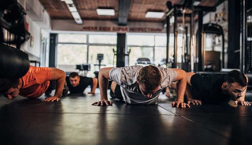Los 10 Mejores Ejercicios de CrossFit para Alcanzar la Cima del Rendimiento Físico