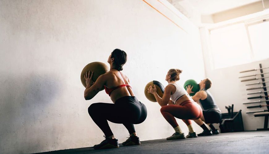 Cómo Dominar el Wall Ball: Una Guía Completa para Mejorar tu Técnica y Rendimiento en CrossFit