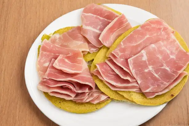 Desayuno Saludable: Tortilla de Jamón y Queso