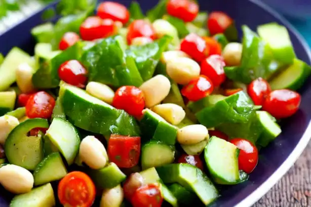 Cena saludable: Ensalada de garbanzos y pepino